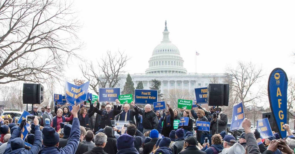 AFGE Opposition to Administration's Pay Freeze Grows in Congress