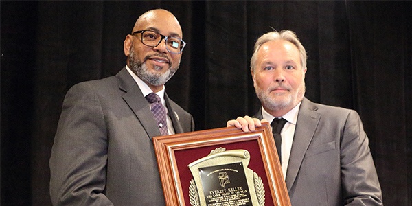 AFGE President Kelley receives an award