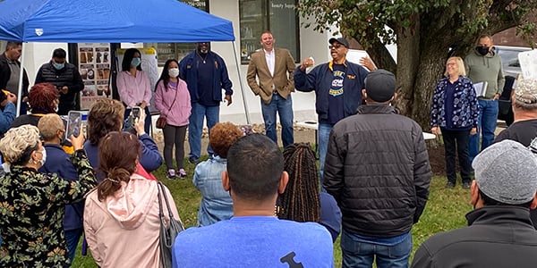 AFGE President Everett Kelley speaks with GOTV volunteers