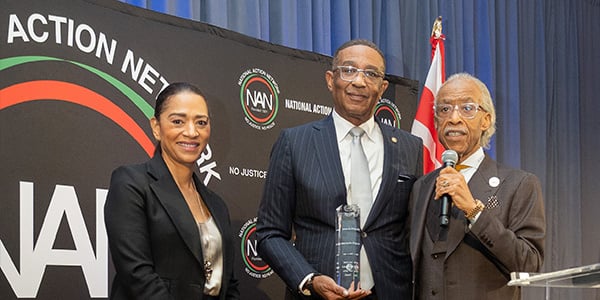 Eric Bunn receiving NAN award